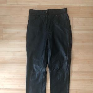 WILSONS LEATHER PANTS SIZE SMALL WITH POCKETS